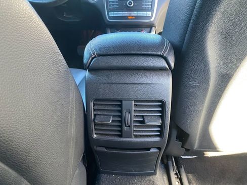 Used 2019 Mercedes-Benz GLA 250 4MATIC image 28