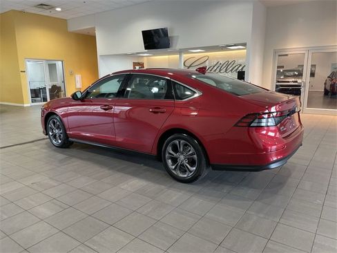 Used 2023 Honda Accord EX image 3