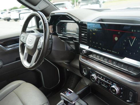 Used 2024 GMC Sierra 1500 SLT w/ SLT Premium Package AWD/4WD image 27