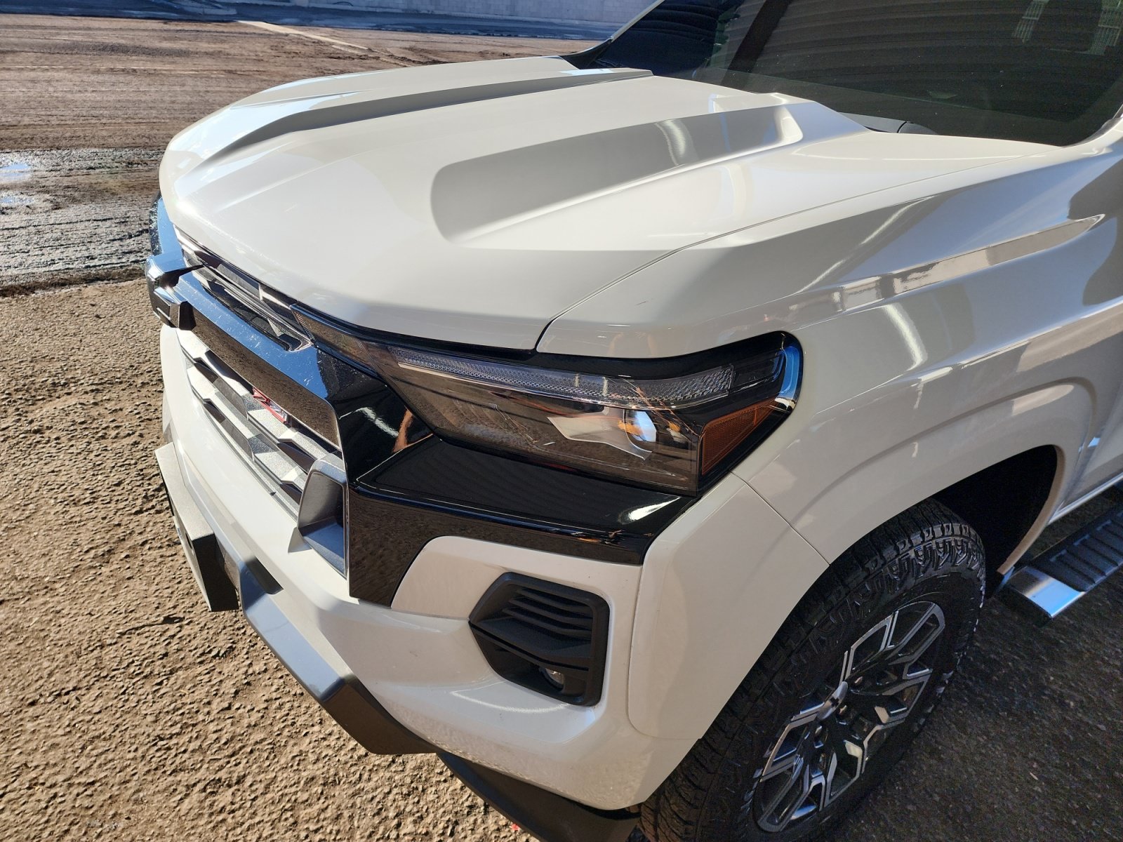 Used 2024 Chevrolet Colorado Z71 w/ Z71 Convenience Package 2 AWD/4WD image 11