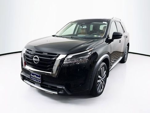 Certified 2022 Nissan Pathfinder Platinum w/ Cargo Package image 4