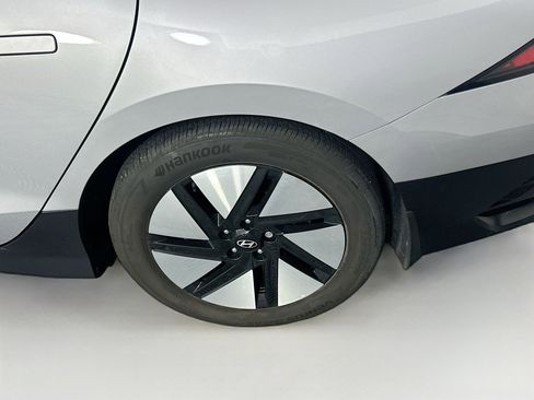 Used 2024 Hyundai Ioniq 6 SE RWD image 11