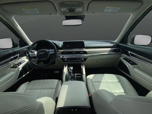 Certified 2022 Kia Telluride SX w/ Towing Package FWD image 11
