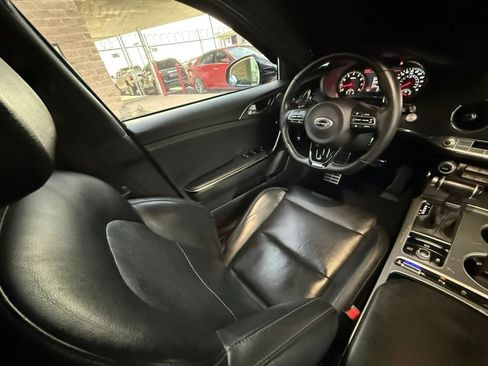 Used 2020 Kia Stinger GT1 RWD image 46