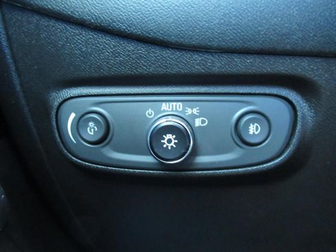 Used 2022 Chevrolet Equinox Premier AWD/4WD image 22