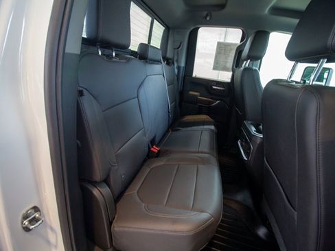 Used 2022 GMC Sierra 2500 SLT w/ SLT Preferred Package image 20