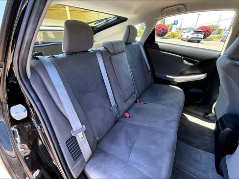 Used 2015 Toyota Prius Two FWD image 20