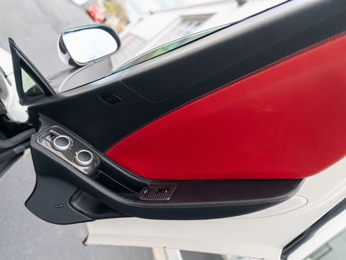 Used 2016 McLaren 650S Spider RWD image 48