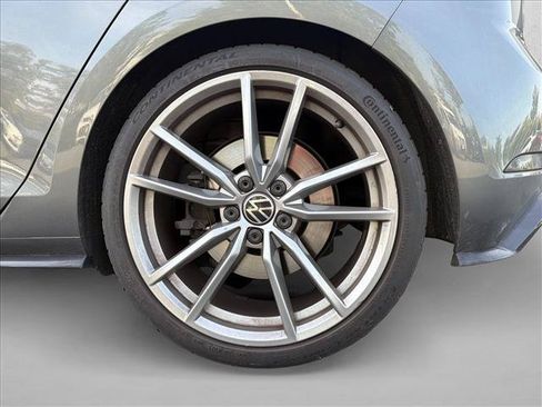 Used 2019 Volkswagen Golf R 4-Door AWD/4WD image 9