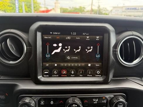 Used 2023 Jeep Wrangler Unlimited Sahara AWD/4WD image 10