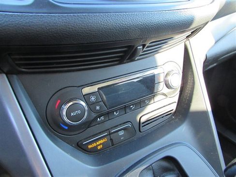 Used 2015 Ford Escape SE w/ Equipment Group 201A image 17