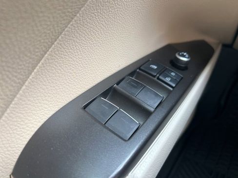 Used 2021 Toyota Camry XLE image 15