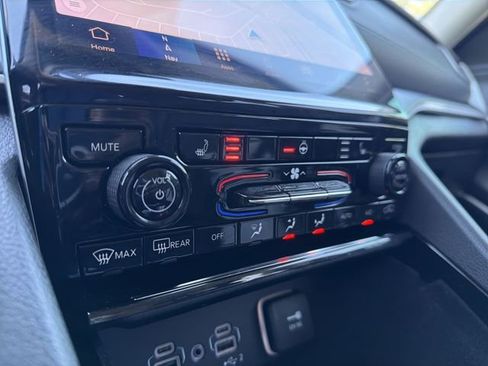 Used 2022 Jeep Grand Cherokee L Limited image 19