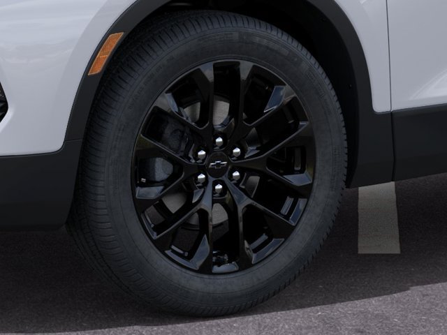 New 2026 Chevrolet Blazer LT w/ LPO, Black Sport Package FWD image 9