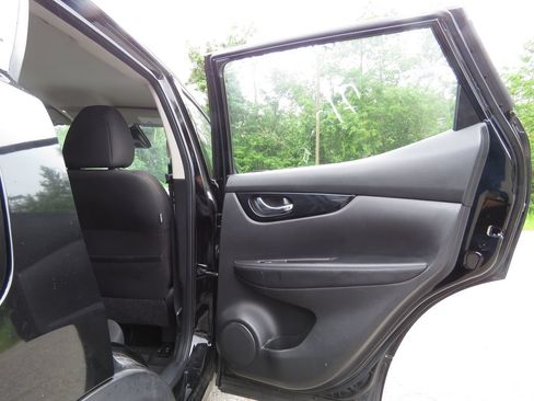 Used 2021 Nissan Rogue Sport SV AWD/4WD image 15