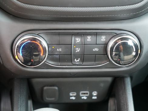 Used 2023 Chevrolet TrailBlazer LS AWD/4WD image 23