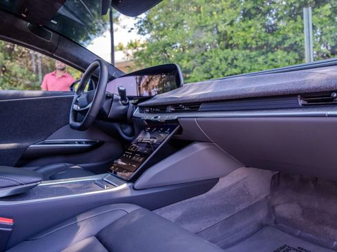 Used 2024 Lucid Air Touring AWD/4WD image 22