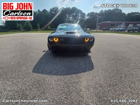 Used 2022 Dodge Challenger R/T Scat Pack RWD image 2