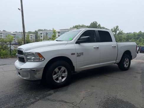 Used 2019 RAM 1500 Classic SLT AWD/4WD image 4