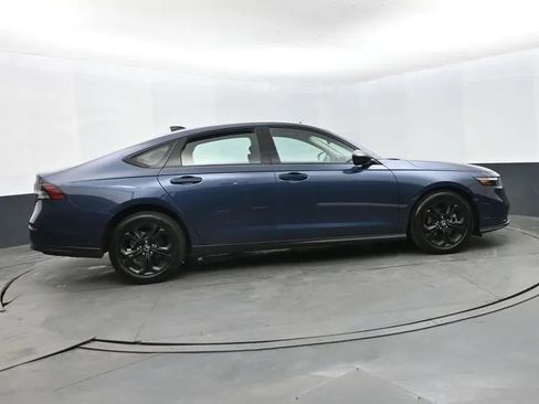 Used 2025 Honda Accord SE image 4