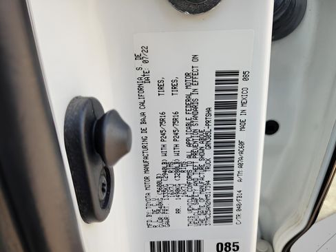 Used 2022 Toyota Tacoma SR image 30