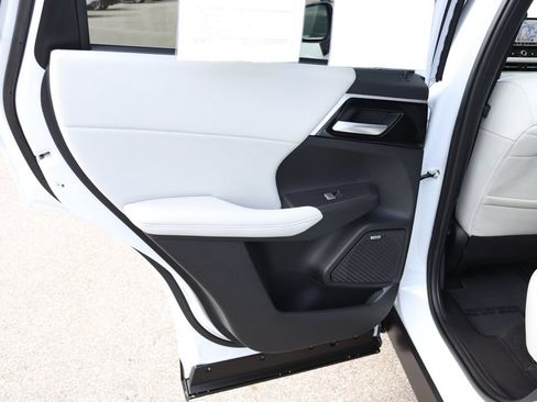 Used 2025 Mitsubishi Outlander SE AWD/4WD image 10