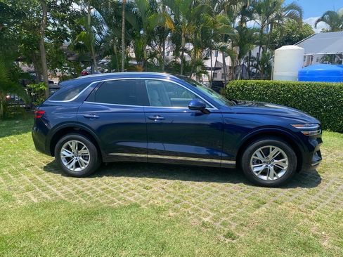 Certified 2022 Genesis GV70 2.5T AWD/4WD image 8