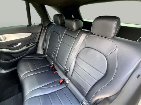 Used 2021 Mercedes-Benz GLC 300 image 21