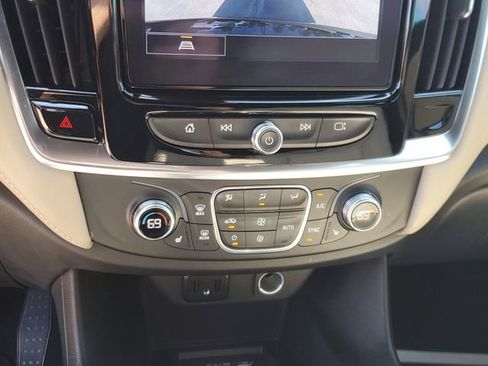 Used 2024 Chevrolet Traverse LT image 28