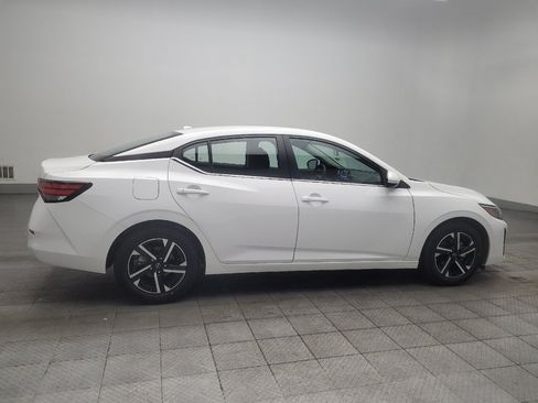 Used 2025 Nissan Sentra SV FWD image 10