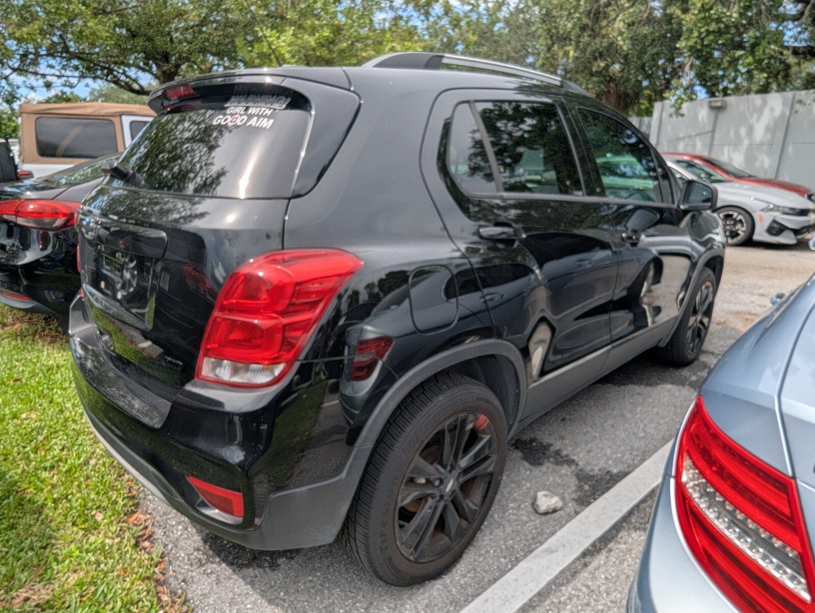 Used 2021 Chevrolet Trax LT w/ Redline Edition AWD/4WD image 5