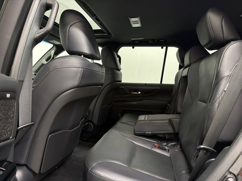 Used 2025 Lexus LX 600 4WD w/ Accessory Package (2T) image 25