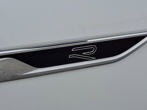 Used 2022 Volkswagen Atlas SEL R-Line image 38