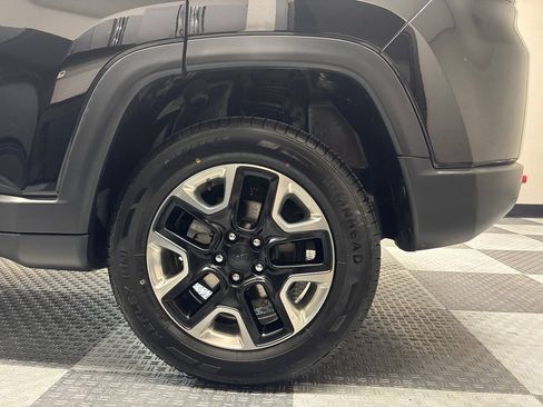 Used 2018 Jeep Compass Trailhawk w/ Leather Interior Group AWD/4WD image 11
