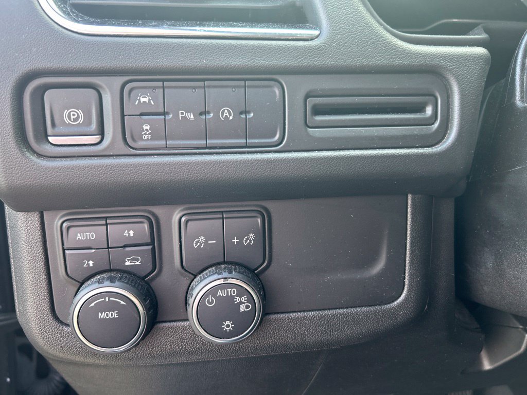 Used 2024 Chevrolet Tahoe LT AWD/4WD image 10