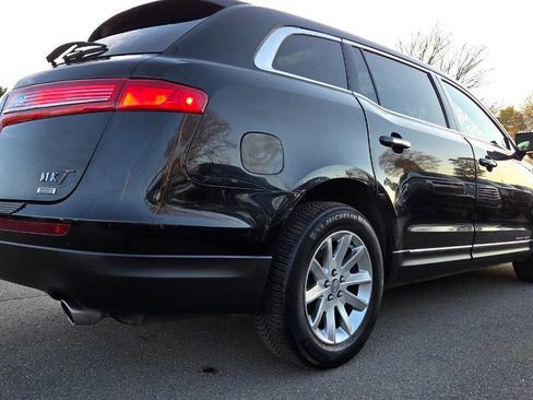Used 2019 Lincoln MKT AWD image 14