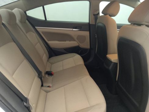 Used 2019 Hyundai Elantra SEL FWD image 19