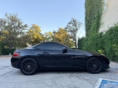 Used 2017 Mercedes-Benz SLC 300 SLC 300 Roadster 2D w/ Premium 2 Package image 14