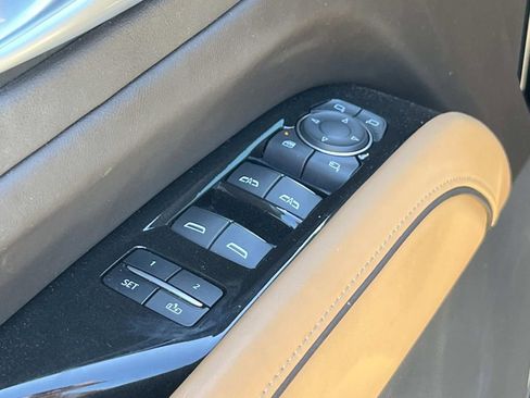 Used 2023 Cadillac Escalade ESV Premium Luxury AWD/4WD image 26