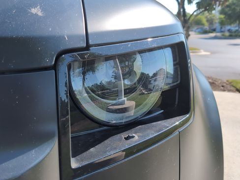 Used 2024 Land Rover Defender 110 X-Dynamic SE image 6