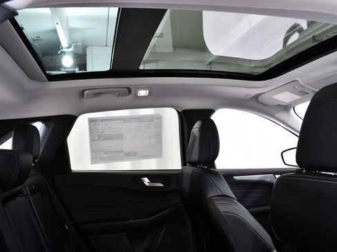 New 2026 Ford Escape SE w/ PHEV Premium Package image 18