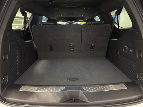 Used 2025 GMC Yukon XL Denali image 29