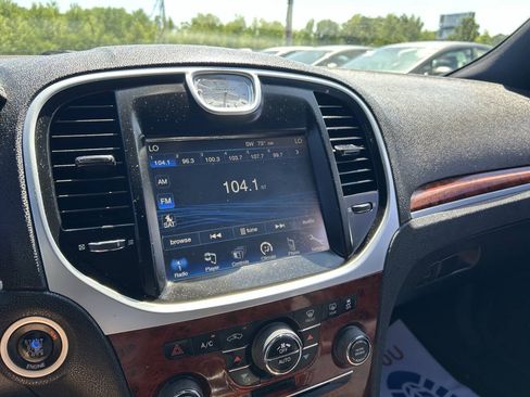 Used 2012 Chrysler 300 RWD image 11