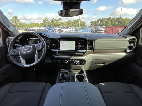 Used 2025 GMC Sierra 1500 Elevation RWD image 34