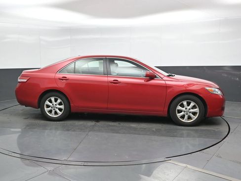 Used 2010 Toyota Camry FWD image 3