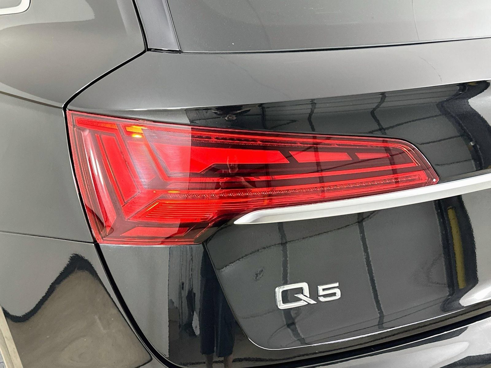 Used 2023 Audi Q5 Premium Plus AWD/4WD image 12