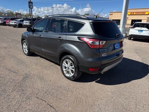 Used 2018 Ford Escape SE FWD image 7