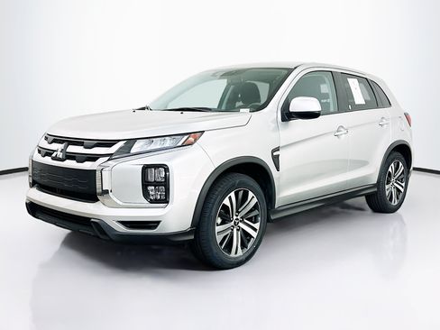 Used 2025 Mitsubishi Outlander Sport ES AWD/4WD image 3