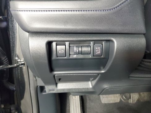 Used 2025 Subaru Forester Premium image 27