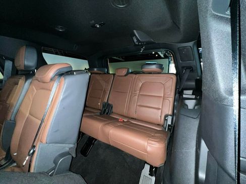 Used 2024 Lincoln Navigator Reserve image 27
